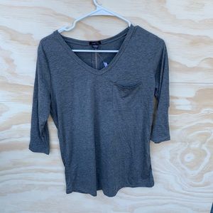 gray 3/4 sleeve soft shirt